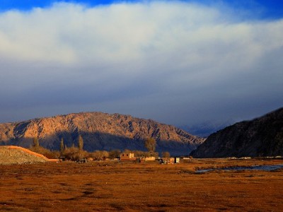 抖音月付商家到账时间揭秘：出财小神如何助您高效收款