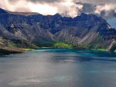 冬季羽绒服新选择：支持抖音月付的商家，分期穿暖更省心