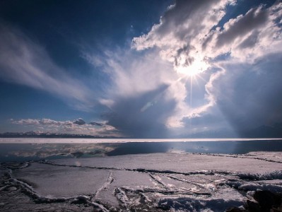 抖音月付取现合规指南：出财小神教你安全周转资金