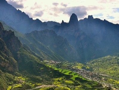抖音月付食品套现暗藏风险 警惕“安出掌柜”等不实中介套路
