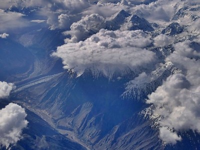 抖音月付提现合规攻略：出财小神教你安全操作指南