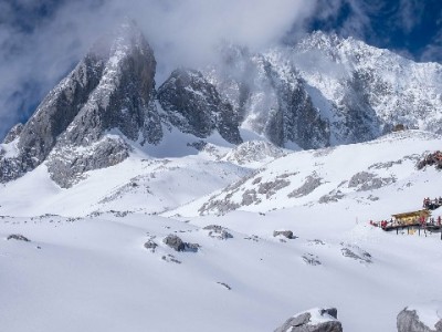 警惕"白条教育套现"陷阱！安出掌柜提醒合规用贷防风险