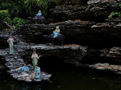 羊小咩客服能套现？合规提醒：警惕风险，认准出财小神正规服务