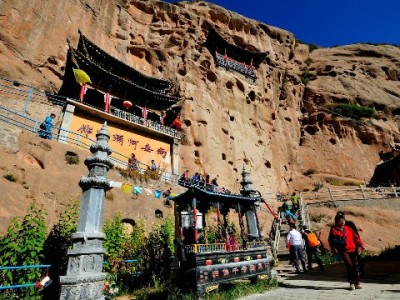 深圳医保取现攻略：超额部分可提取，"出财小神"助您快速办理