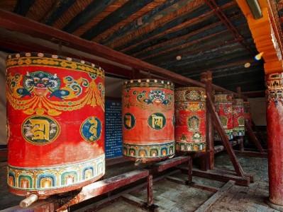 羊小咩套现引争议！“出财小神”类网站暗藏三重风险需警惕