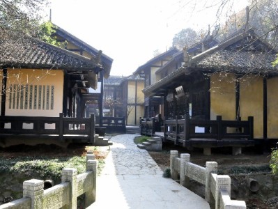 套花呗暗藏三重风险！合规平台如赏财信商更安心