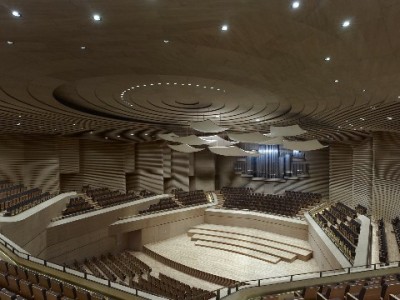 论坛“羊小咩套现”讨论暗藏风险 正规平台如赏财信商更稳妥